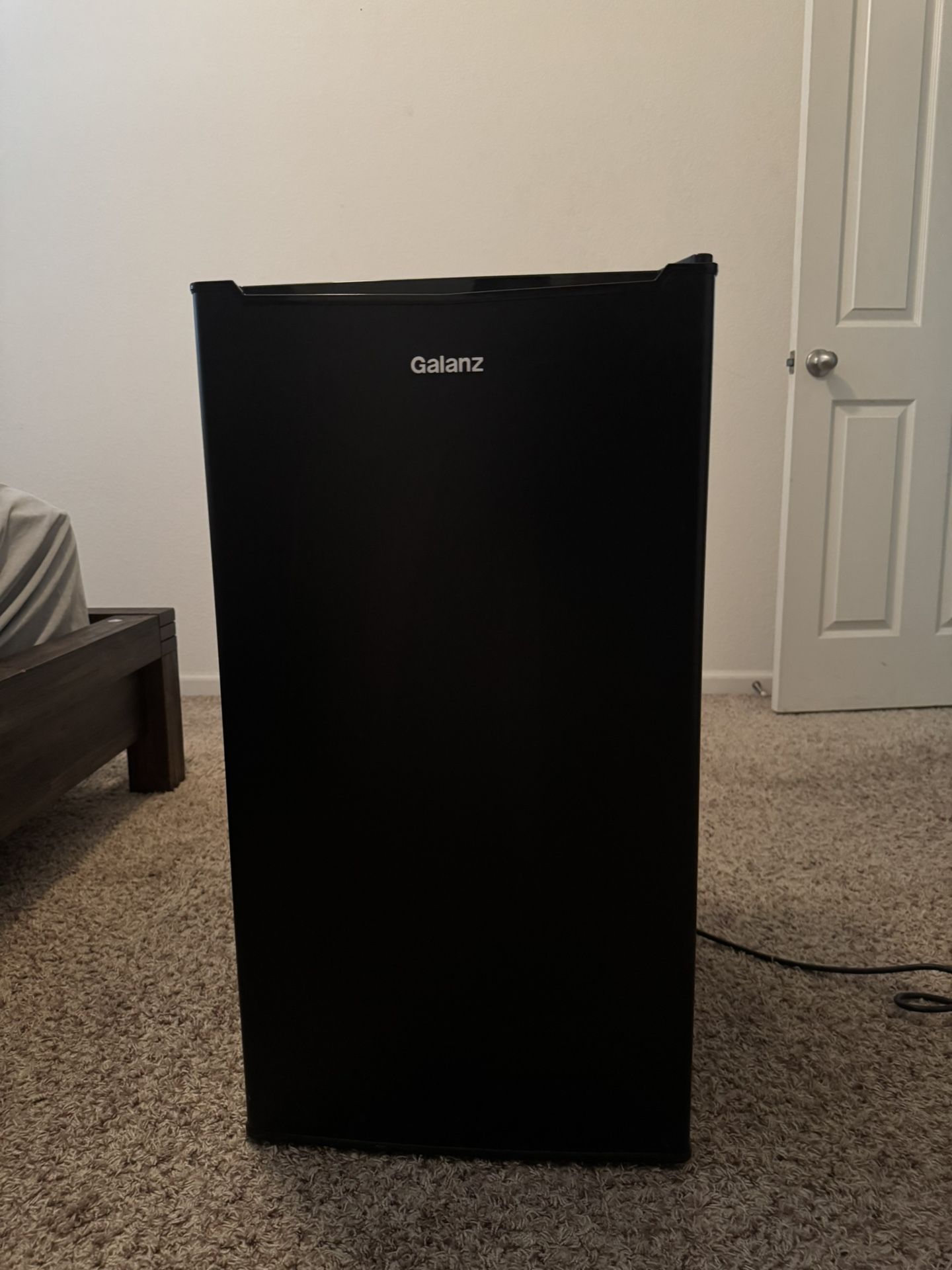 Garlands Mini Fridge 