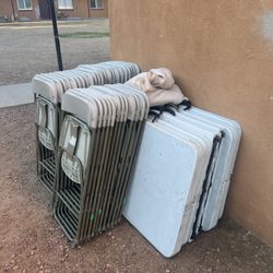 Mesas Y Sillas/Tables And Chairs