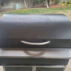 Trager Pellet Grill/ Kettle Grill