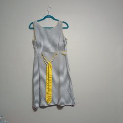 Kim Rogers - Delicate Gray And White Summer Dress With Bright Yellow Accents. Delightful And Modest, Size 16