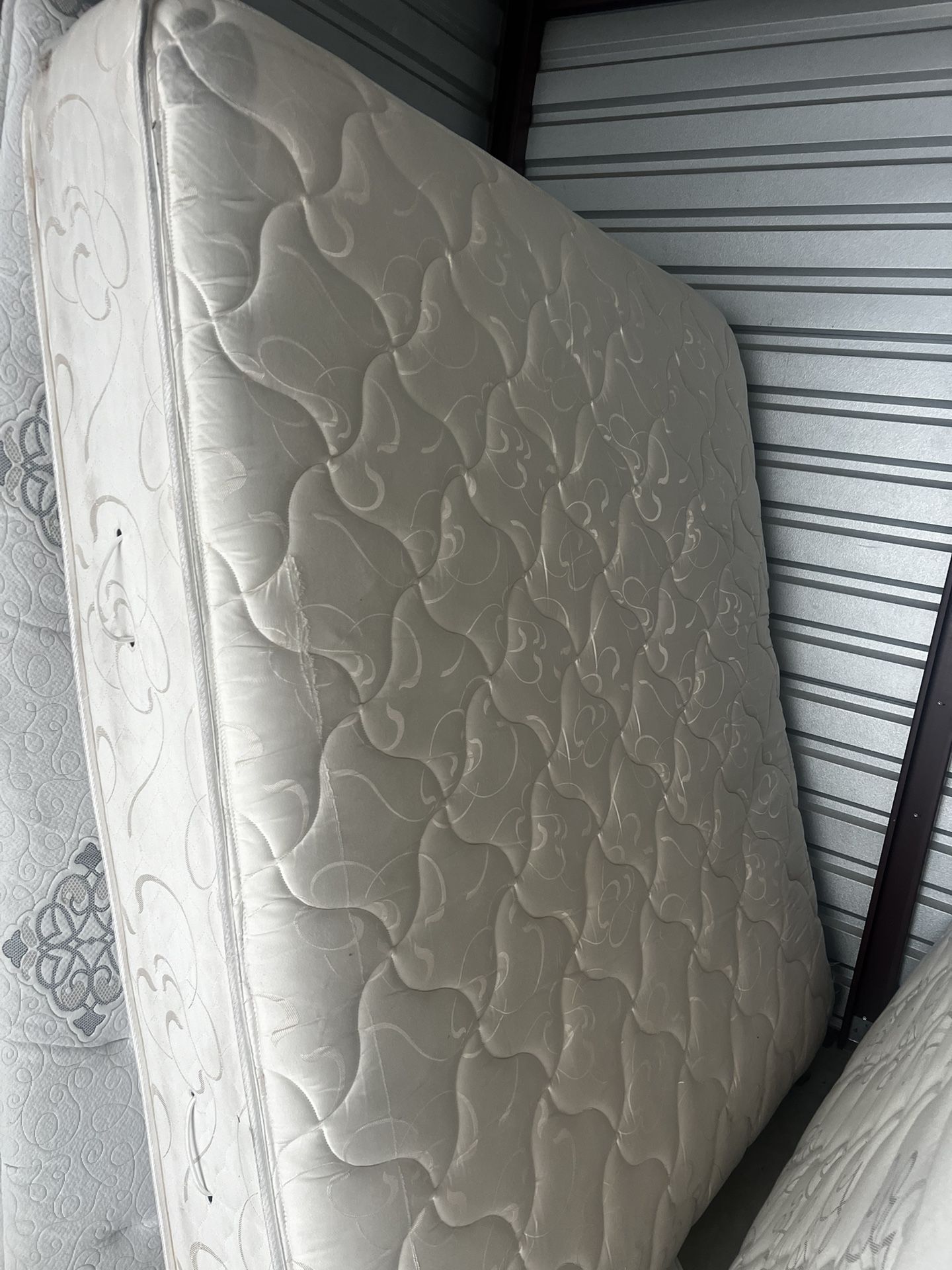 KING MATTRESS FREE