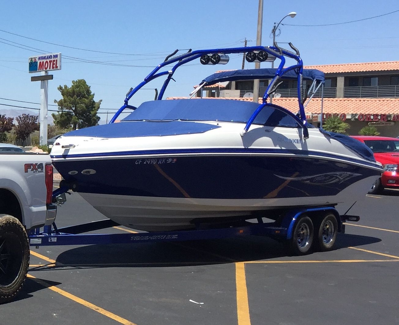 2006 Rinker Captiva 246