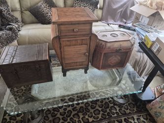 3 Rectro Vintage Cedar trunks