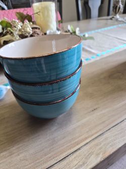 3 teal bowls