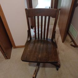 Antique Milwaukee Chair Company