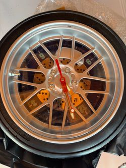 Tire wall clock