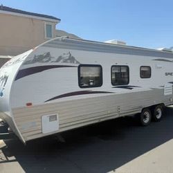 2012 Great Wolf Travel Trailer