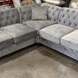 gray sectional ((free Delivery))🚙🚙🚙