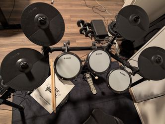 Donner DED-200X, Donner Heavy Duty Throne, and drum rug.