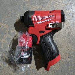 Milwaukee M12 Fuel Impact Driver 1/4 With Battery 