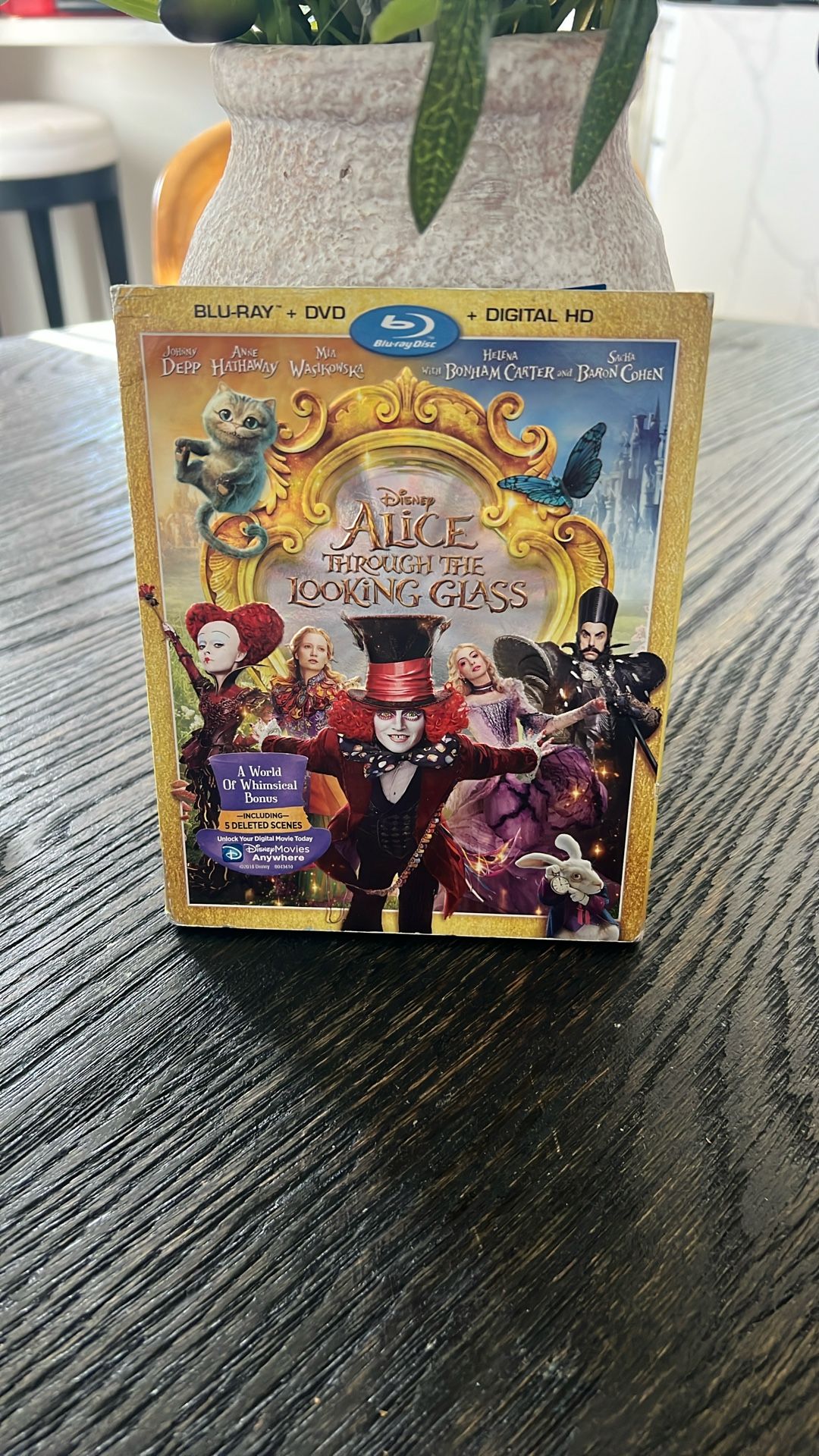 Disney Alice Through The Looking Glass