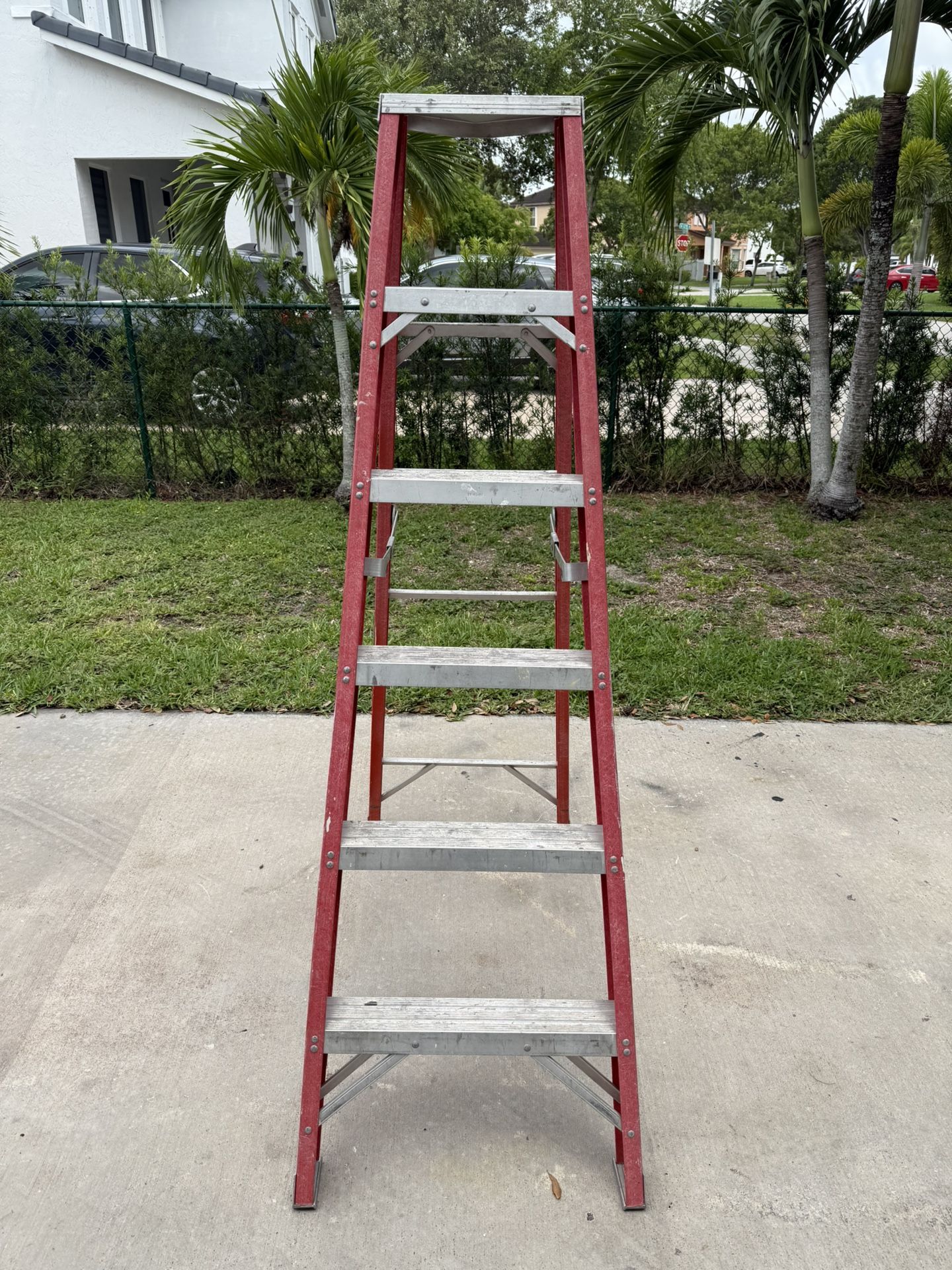 6ft Fiberglass ladder 🪜