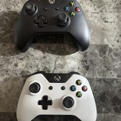 Official Microsoft Xbox One Controllers x2 UNTESTED SOLD AS IS