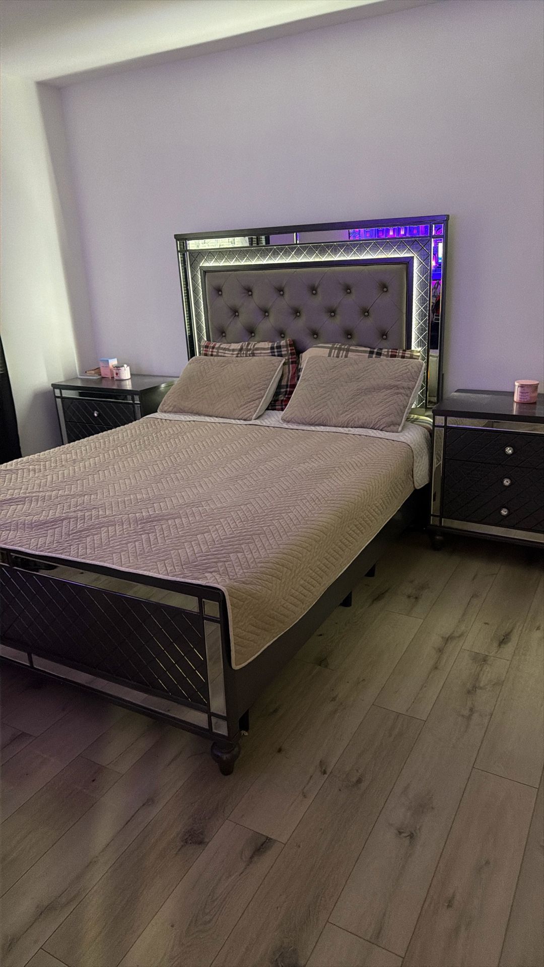 Queen Size LED head Board Bedroom Set 