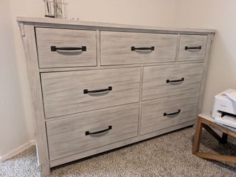 7-drawer dresser with mirror