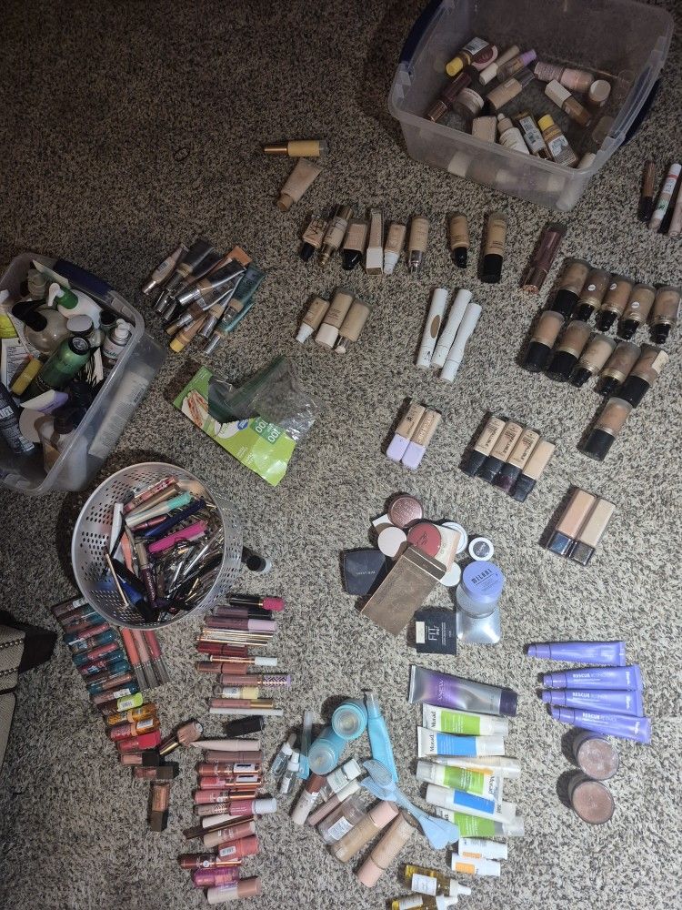 Makeup returns testers %50-%70 Off! foundation blush plump lip gloss eye cream mascara eye liner shadow