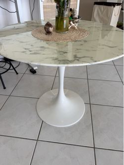 Round Tulip Dining Table , White Marble-Look Top (Mid-Century Modern)