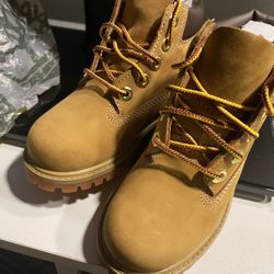 Kids Timberland boots Size 8 (Toddler) Perfect Condition!