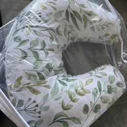 Breastfeeding pillow