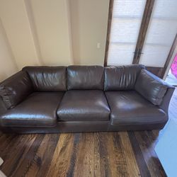 Digio’ Leather Couch 