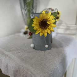 Old Fashion Milk Can What sunflower and red and white polkadots
