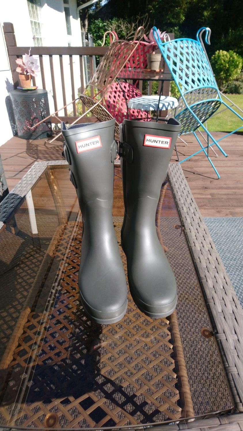 HUNTER RAIN BOOTS • Womens 7 • BRAND NEW