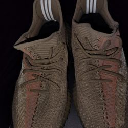 Yeezy 350 V2 Sand Taupe 
