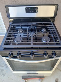 Whirlpool Natural gas 5 burner oven/range