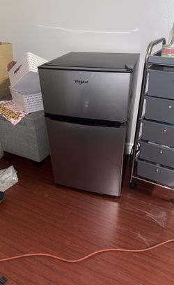 Whirlpool Mini Fridge 2 Door 