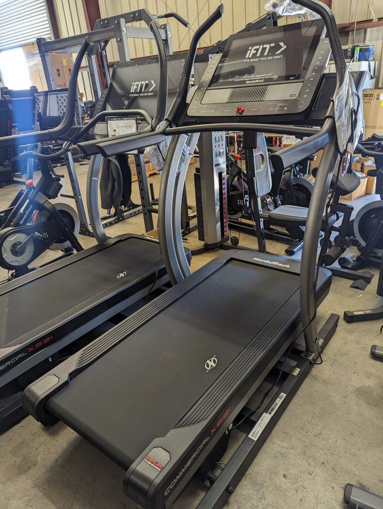 NordicTrack X32i Treadmill. BRAND NEW ** ON SALE **