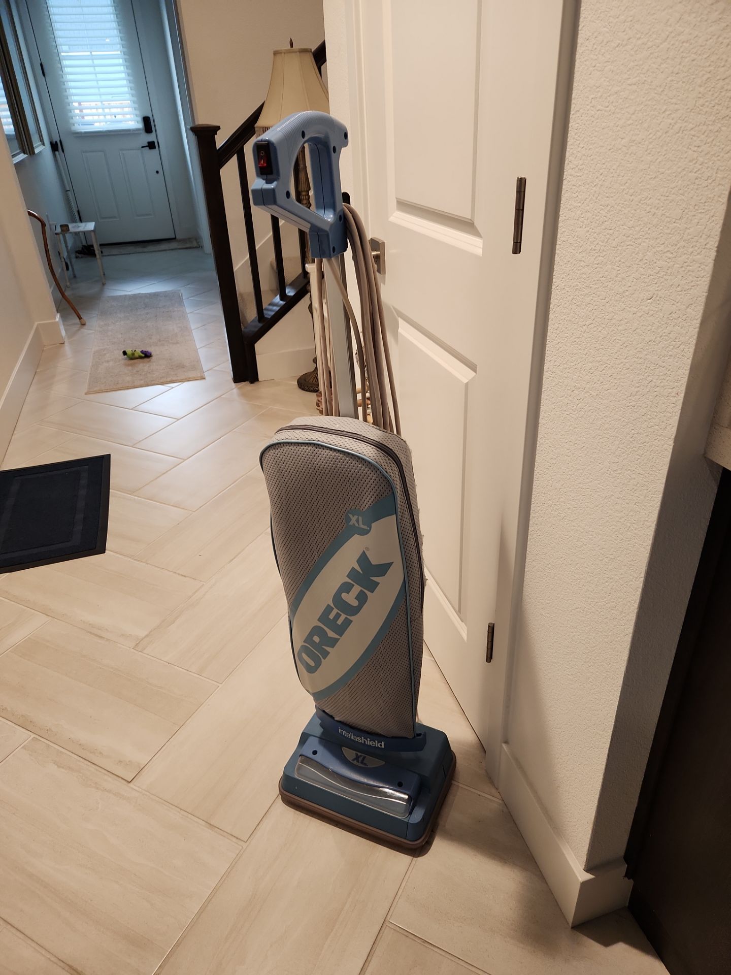 Oreck XL Intellashield Vaccum Cleaner New Hepa Filter Recently Serviced