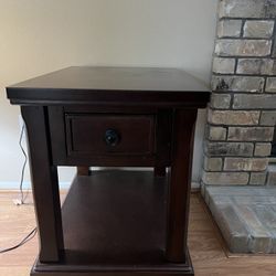 Dark Wood End Table Excellent Condition Purchased At Mathis Brothers! Drawer Does Open For Storage  26” Tall X19” Wide
