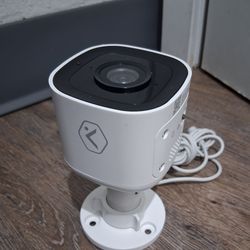 https://offerup.co/faYXKzQFnY?$deeplink_path=/redirect/ ADC-V723X Outdoor 1080p Wi-Fi Camera. 
Video Quality: 1080p high-definition resolution with a