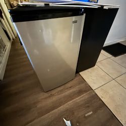 Mini Refrigerator 