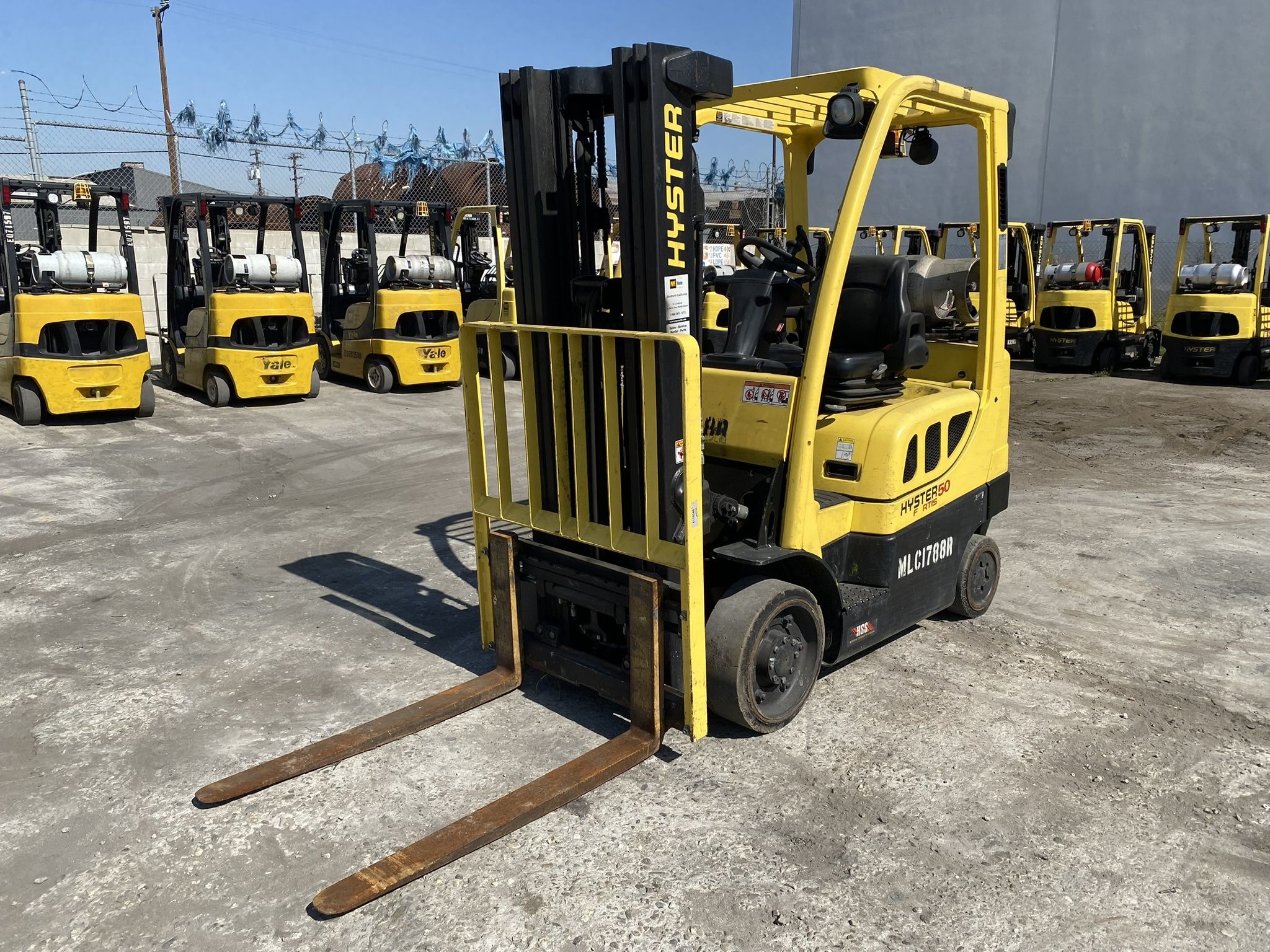 2016 Hyster 5000 LBS 3267 Hours three stage side shift LP Forklift