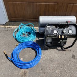 Rigid 5 gallon door tank air compressor with airlines