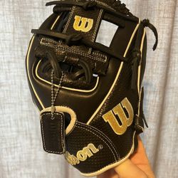 New Wilson A2000 Baseball Mitt