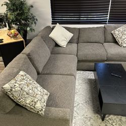 Sectional Couch 