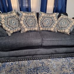 Great Condition Living Room Couch Set 