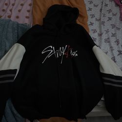 Large Straykids Sweater 