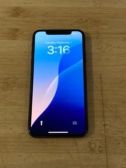 iPhone XS ( Unlocked) 64gb gray color
