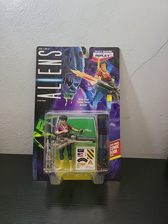 NIP Aliens Action Figure Space Marine LT Ripley - Kenner 1992