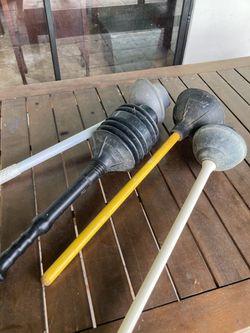 BATHROOM  PLUNGERS