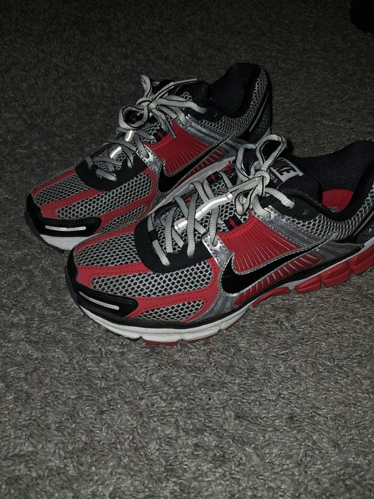 Mens Nike Size 7.5 $40