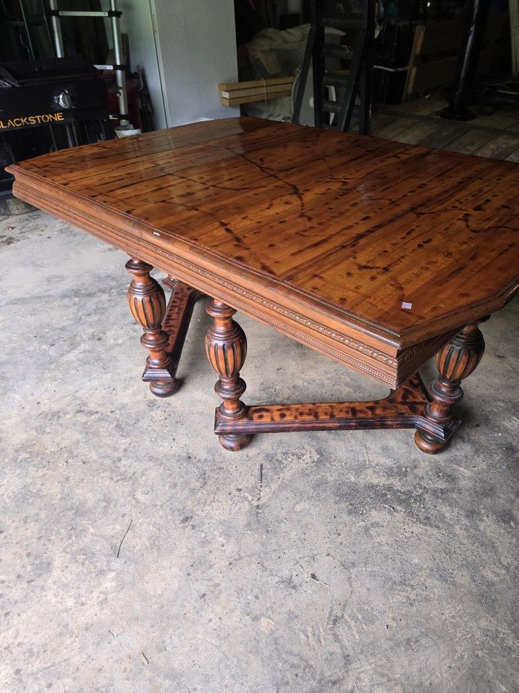 Antique Kitchen Dinette Table. Excellent Condition