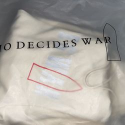 WHO DECIDES WAR (S)