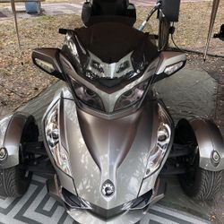 2011 Can Am Spyder RT