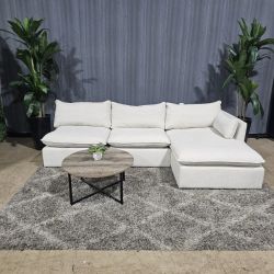 🛋️Cream cloud Sectional Sofa w/Chaise (Delivery Available!! )