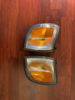 1996-2002 4Runner corner lights