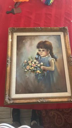 Sonoran Gullois beautiful picture of a little girl with flowers
